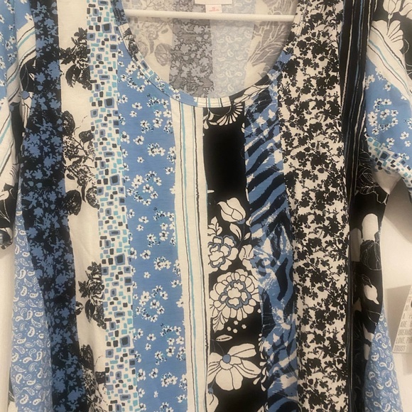 LuLaRoe perfect tee tunic - Picture 2 of 6